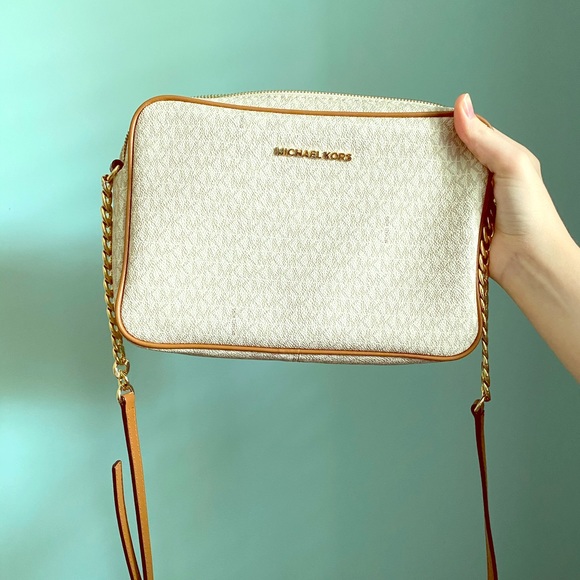 Michael Kors Crossbody — make me an offer - Picture 1 of 4